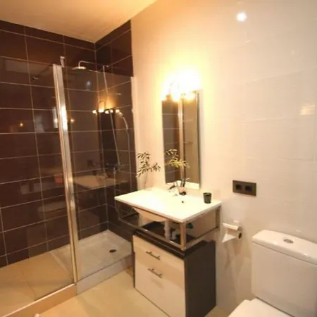 Chalet De Luxe Et Piscine A بيت للعطل